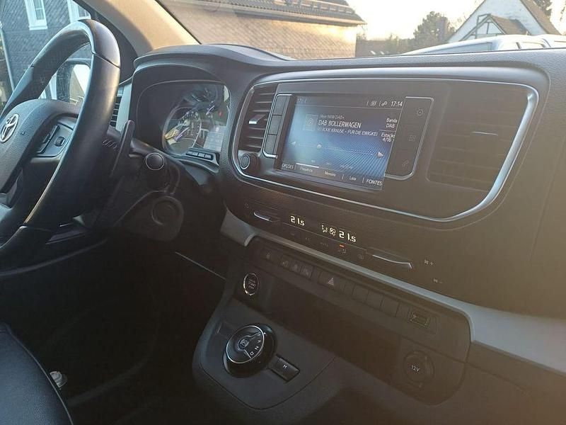 Gebraucht Toyota Proace Executive 177 PS (130 kW) 2020 Schwarz Van / Kleinbus