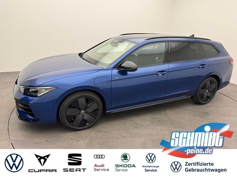 Blue metallic Gebraucht 2024 VW Passat R-line Kombi | 51.300 € - Bild 1/4