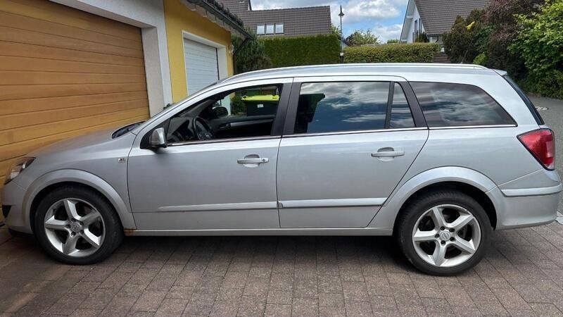 Silber Gebraucht 2009 Opel Astra Sport Kombi | 790 € (Superpreis) - Bild 1/4