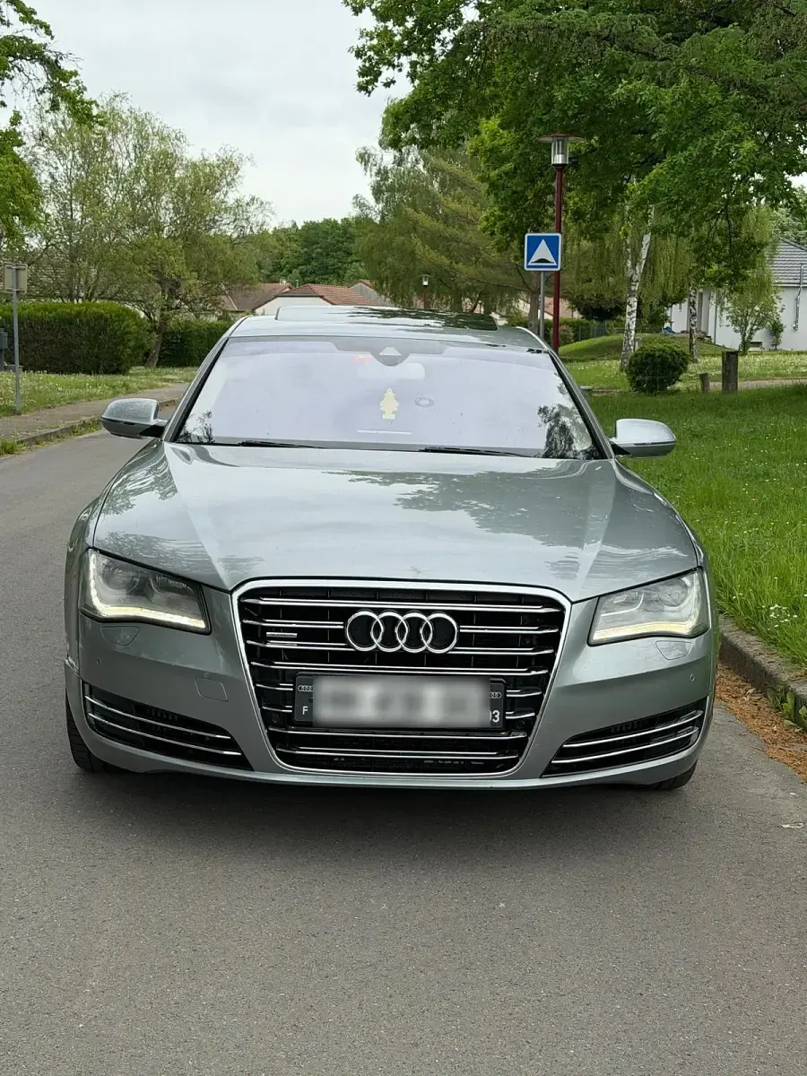 Gebraucht Audi A8 351 PS (258 kW) 2011 Grau Limousine