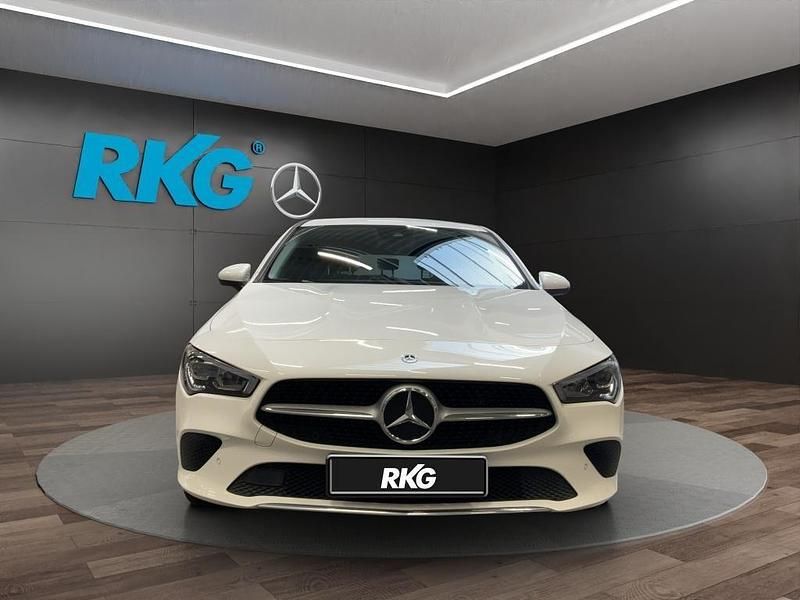 Gebraucht Mercedes CLA250e Shooting Brake Progressive 218 PS (160 kW) 2022 Weiß Kombi