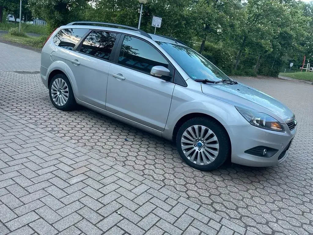 Gebraucht Ford Focus Platinum 115 PS (84 kW) 2011 Silber Kombi