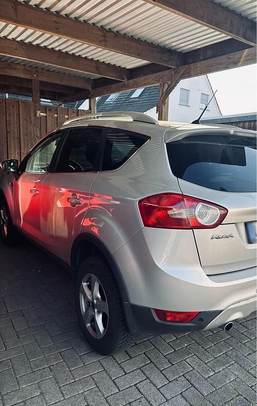 Gebraucht Ford Kuga 143 PS (105 kW) 2011 Silber SUV