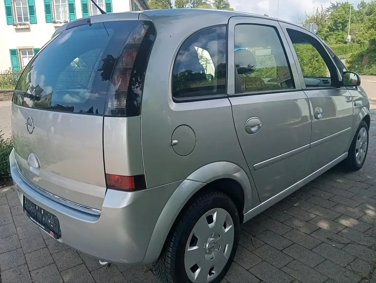Gebraucht Opel Meriva 90 PS (66 kW) 2009 Silber Van / Kleinbus