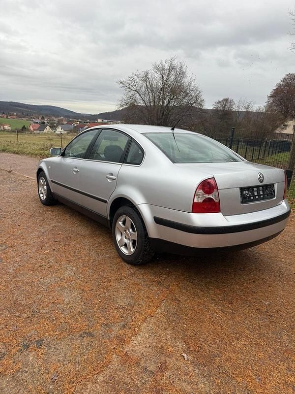 Gebraucht VW Passat 2001 Silber Limousine