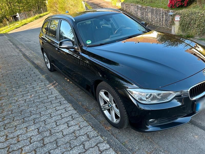 Second-hand BMW 330 258 CP (189 kW) 2013 Negru Break