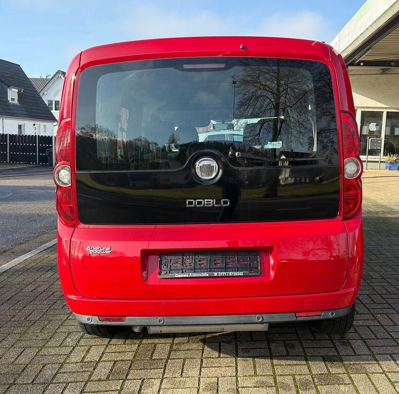 Gebraucht Fiat Doblò Dynamic 120 PS (88 kW) 2010 Rot Van / Kleinbus