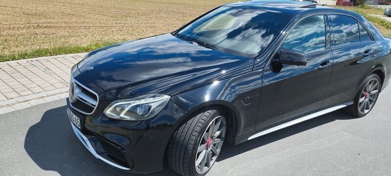 Schwarz Gebraucht 2014 Mercedes E63 AMG AMG Limousine | 34.590 € (Fairer Preis) - Bild 1/4