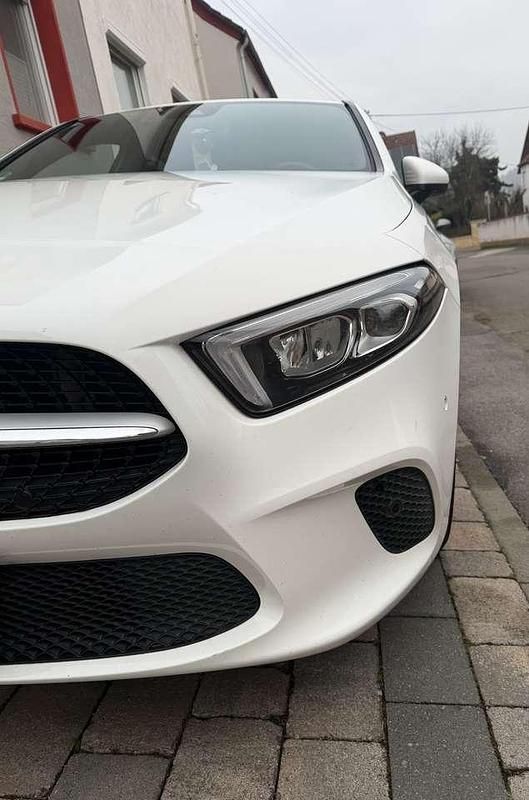 Gebraucht Mercedes A200 Style 163 PS (119 kW) 2018 Weiß Kleinwagen