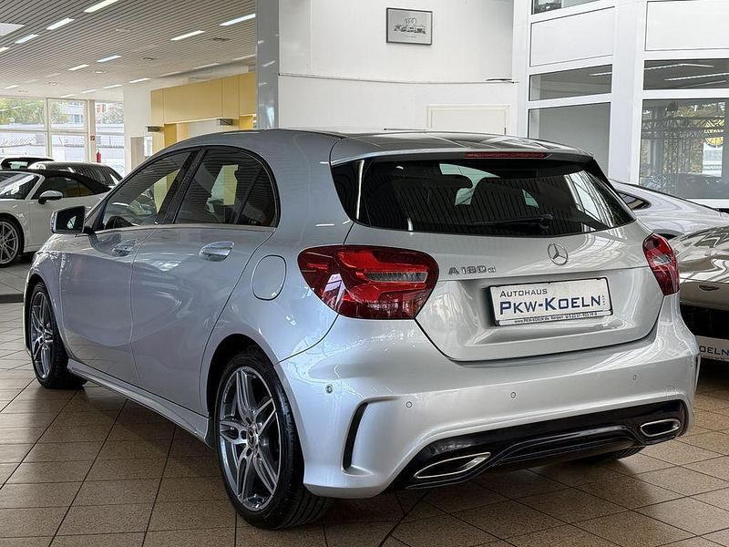 Gebraucht Mercedes A180 AMG line 109 PS (80 kW) 2018 Silber Limousine