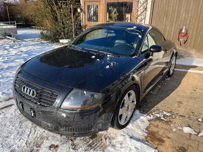 Second-hand Audi TT Performance 224 CP (164 kW) 2001 Negru Coupe