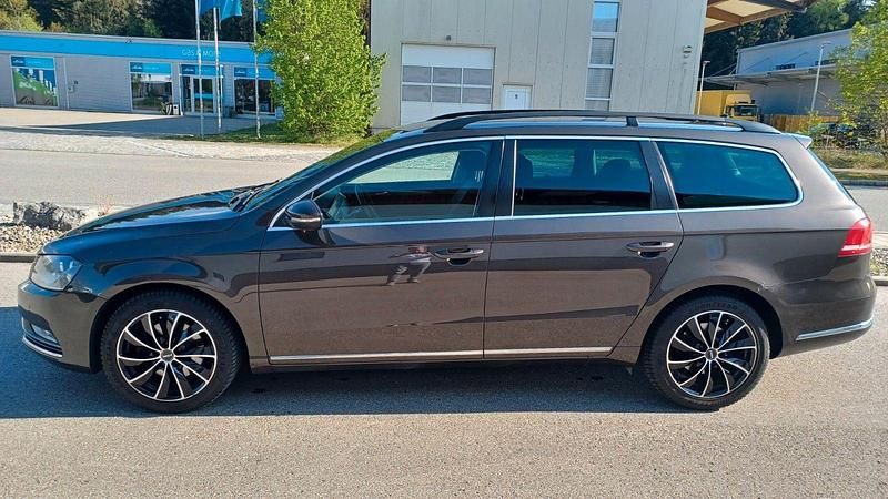 Schwarz Gebraucht 2012 VW Passat Comfortline Kombi | 5.500 € (Fairer Preis) - Bild 1/4