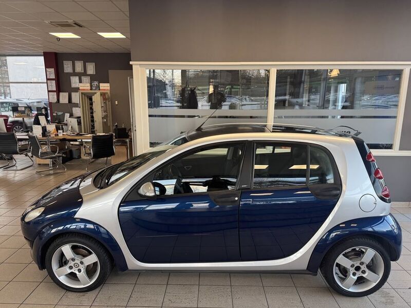 Blau Gebraucht 2004 Smart ForFour Passion Limousine | 3.990 € (Teuer) - Bild 1/4