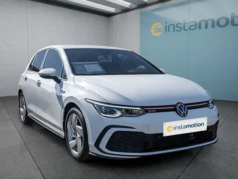 Gebraucht VW Golf VIII 245 PS (180 kW) 2023 Weiß Kleinwagen