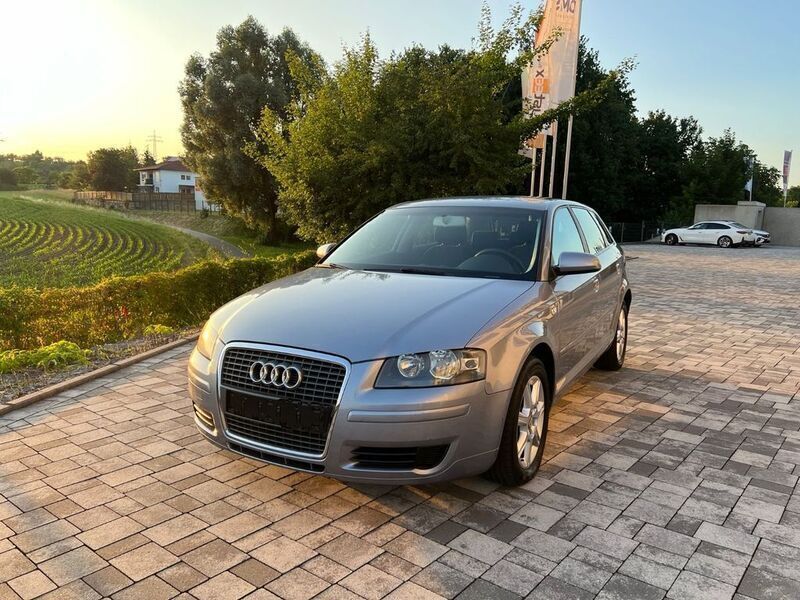 Silber Gebraucht 2005 Audi A3 Sportback Attraction Limousine | 4.700 € (Fairer Preis) - Bild 1/4