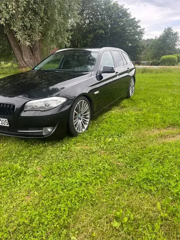 Gebraucht BMW 525 Performance 310 PS (228 kW) 2011 Schwarz Limousine