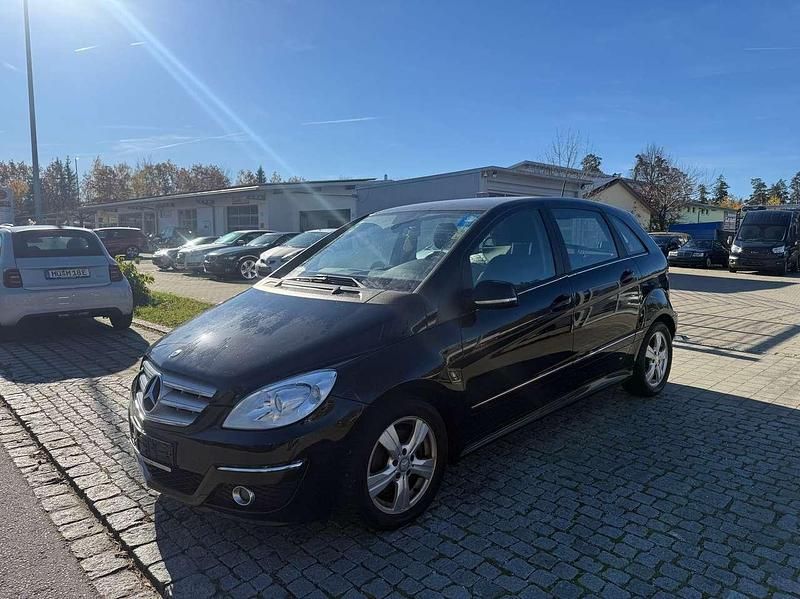 Gebraucht Mercedes B200 140 PS (102 kW) 2009 Schwarz Van / Kleinbus