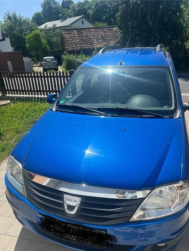 Blau Gebraucht 2010 Dacia Logan Limousine | 2.877 € (Fairer Preis) - Bild 1/4