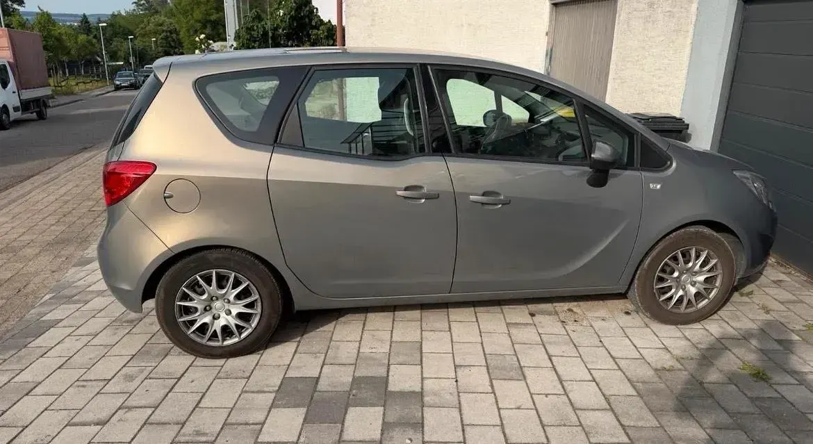 Gebraucht Opel Meriva 120 PS (88 kW) 2011 Grau Van / Kleinbus