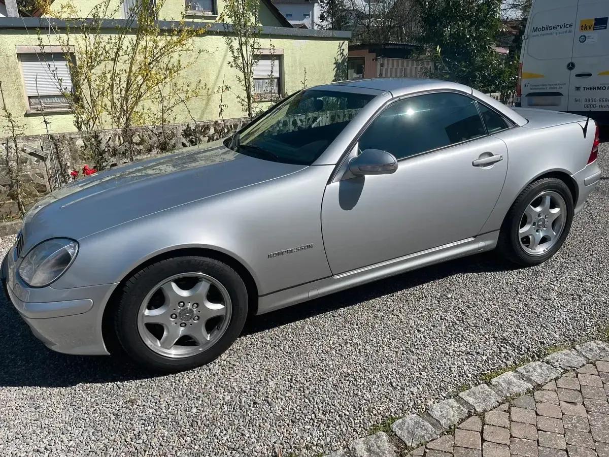 Gebraucht Mercedes SLK230 197 PS (144 kW) 2003 Silber Cabrio