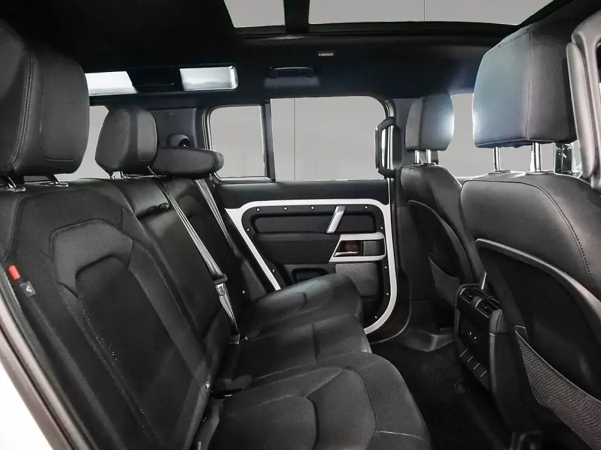 Gebraucht Land Rover Defender SE Dynamic 405 PS (297 kW) 2023 Fuji white SUV
