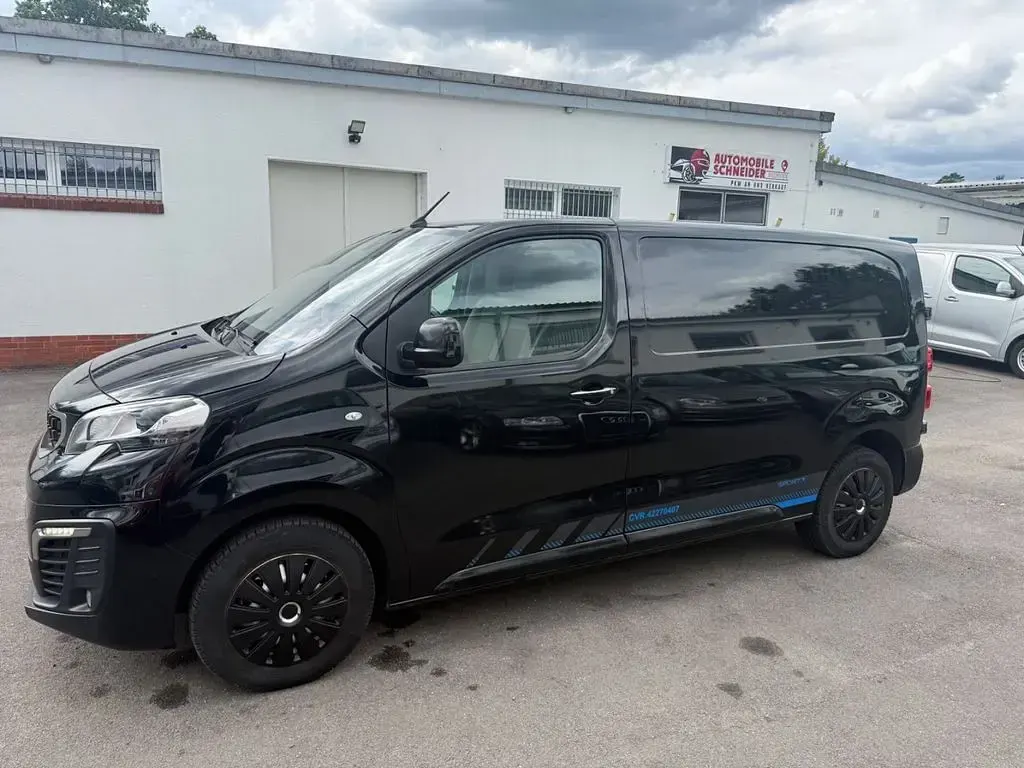 Gebraucht Peugeot Expert Sport 122 PS (89 kW) 2021 Schwarz Van