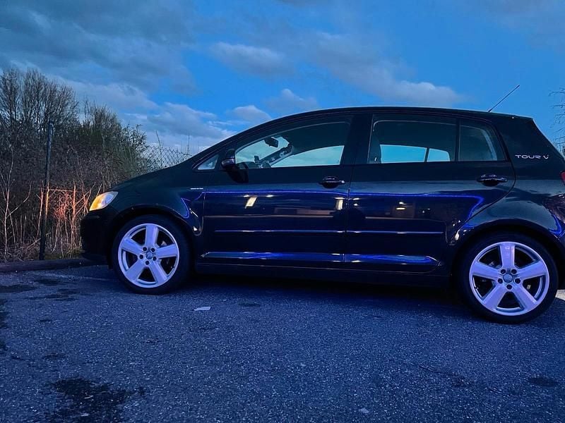 Schwarz Gebraucht 2007 VW Golf Plus Van / Kleinbus | 1.550 € (Guter Preis) - Bild 1/4