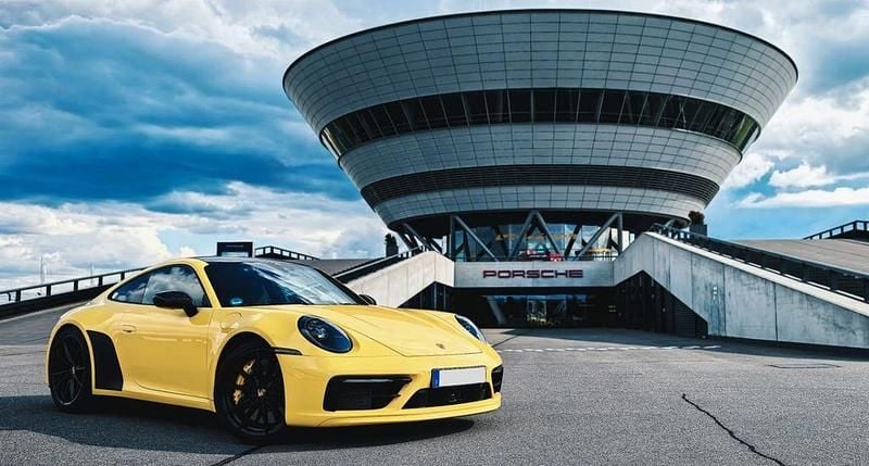 Gelb Gebraucht 2021 Porsche 911 Carrera 4S Coupé | 139.449 € (Fairer Preis) - Bild 1/4