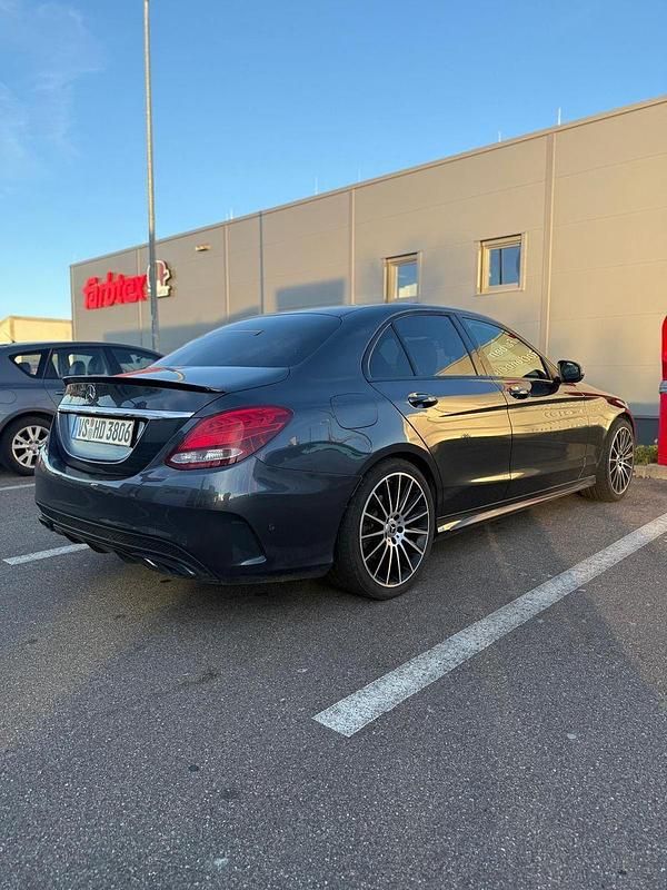 Grau Gebraucht 2015 Mercedes 250 Limousine | 19.100 € (Fairer Preis) - Bild 1/4