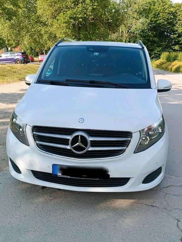 Weiß Gebraucht 2014 Mercedes V220 Edition Van / Kleinbus | 32.200 € (Fairer Preis) - Bild 1/4