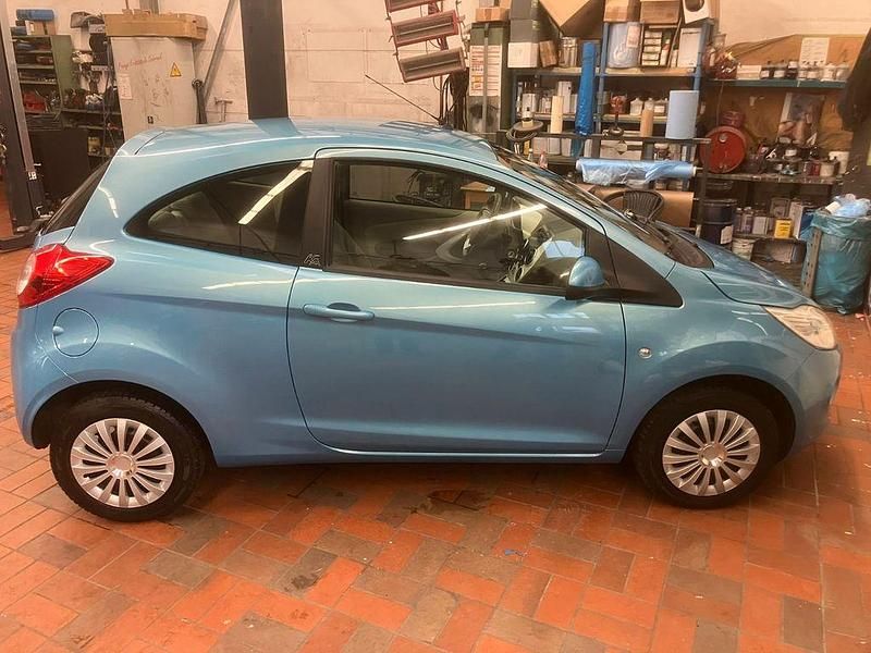 Blau Gebraucht 2009 Ford Ka | 2.600 € (Etwas zu teuer) - Bild 1/4