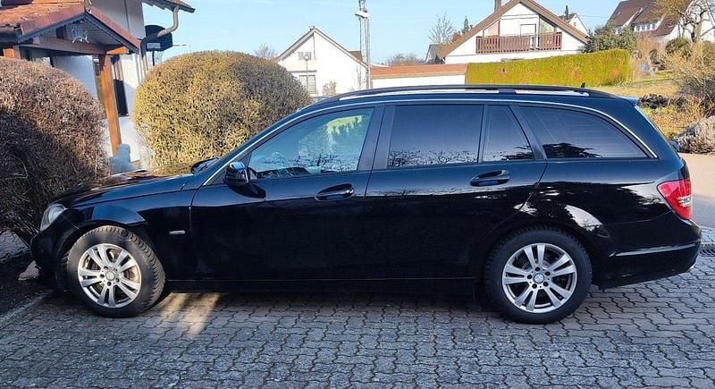 Gebraucht Mercedes C220 170 PS (125 kW) 2014 Schwarz Kombi