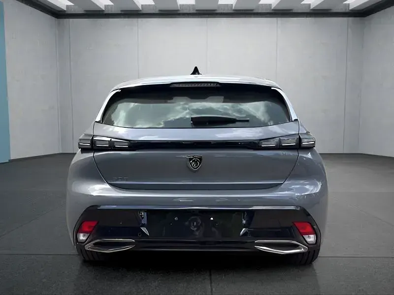 Neu Peugeot 308 136 PS (100 kW) 2025 Grau Kleinwagen