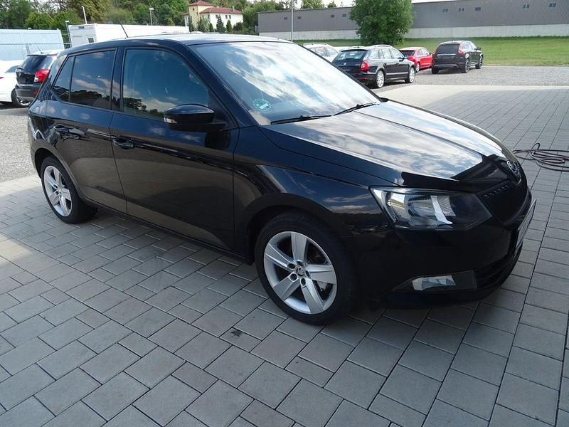 Schwarz Gebraucht 2018 Skoda Fabia Cool Plus Limousine | 8.890 € (Fairer Preis) - Bild 1/4