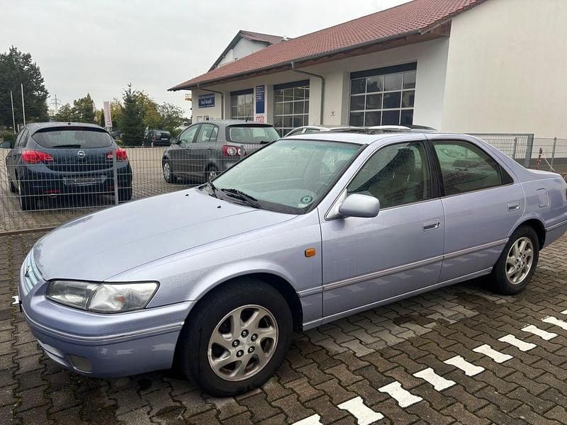 Violett Gebraucht 1997 Toyota Camry Limousine | 3.000 € - Bild 1/4