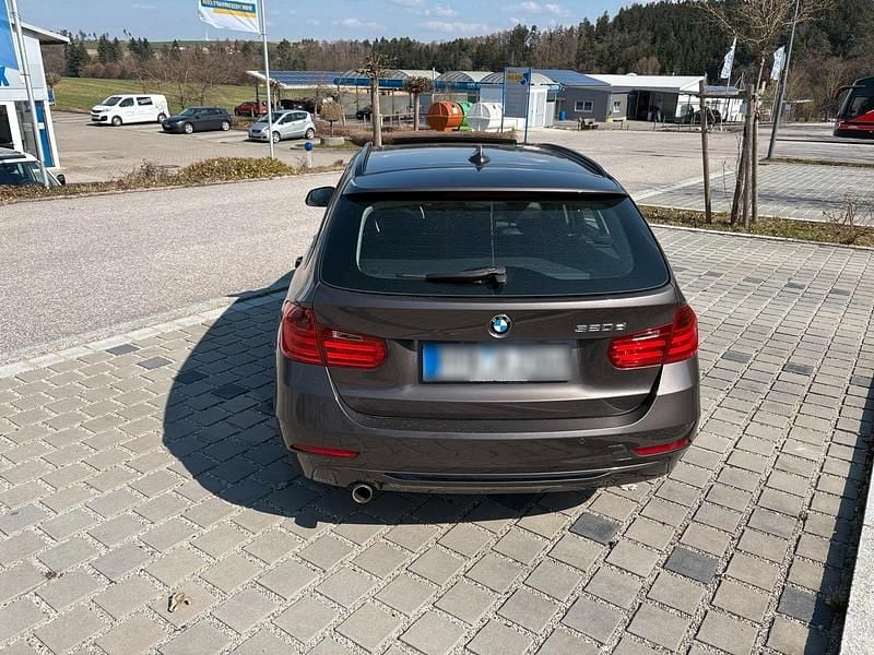 Gebraucht BMW 320 184 PS (135 kW) 2014 Braun Kombi