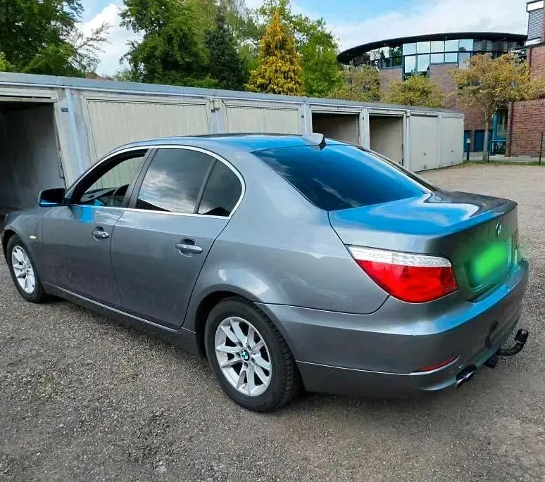 Gebraucht BMW 525 218 PS (160 kW) 2008 Grau Limousine