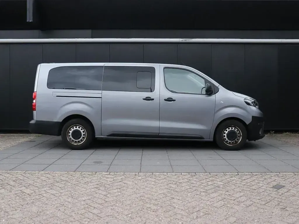 Gebraucht Toyota Proace Cool 120 PS (88 kW) 2022 Grau Van / Kleinbus