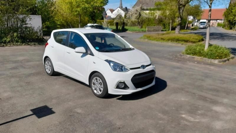 Usata Hyundai i10 Style 67 CV (49 kW) 2016 Bianco Utilitaria