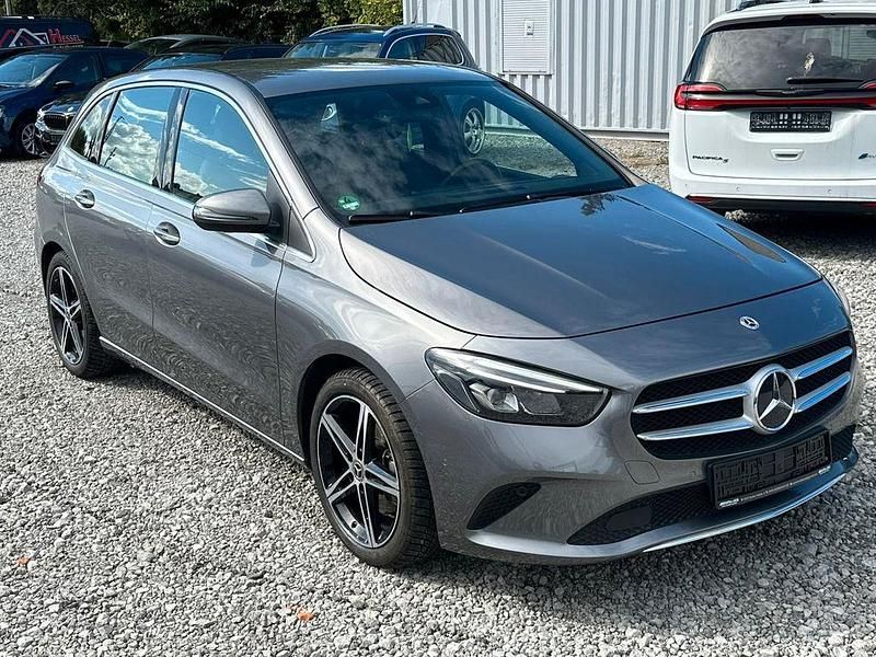 Gebraucht Mercedes B220 190 PS (139 kW) 2019 Grau Van / Kleinbus