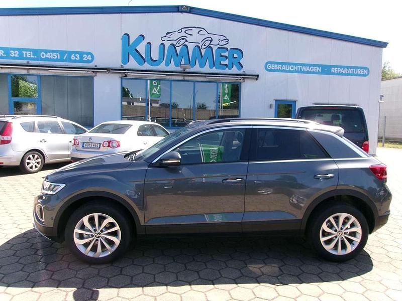 Indiumgrau metallic Neu 2025 VW T-Roc Life SUV | 30.480 € (Superpreis) - Bild 1/4