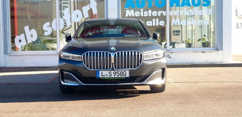 Gebraucht BMW 730 265 PS (194 kW) 2020 Sophistograu brillanteffekt Limousine