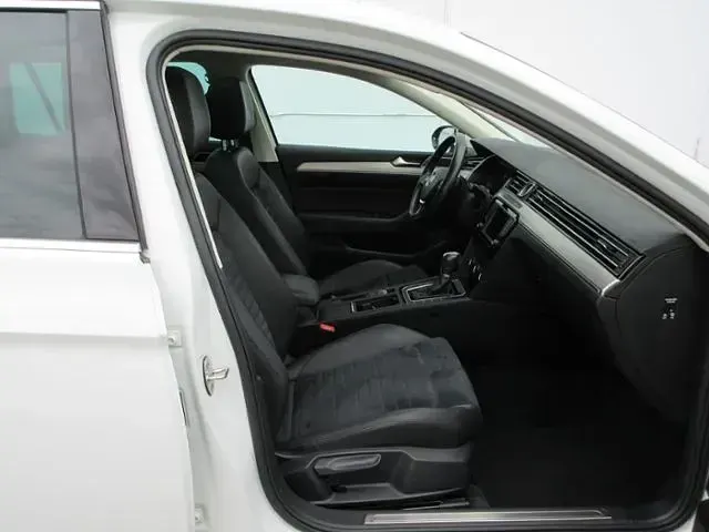 Gebraucht VW Passat Highline 179 PS (131 kW) 2017 Weiß Kombi
