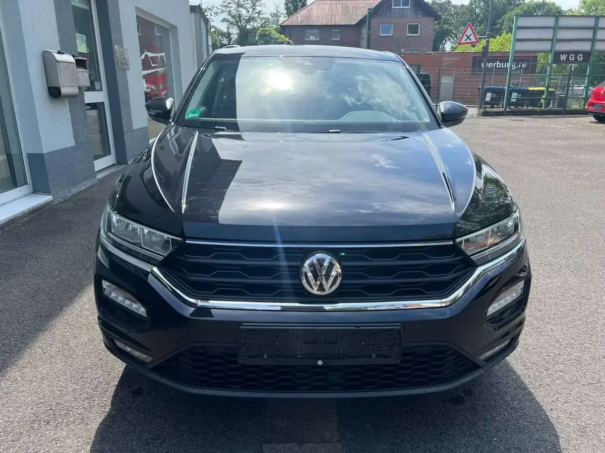 Gebraucht VW T-Roc Basis 116 PS (85 kW) 2019 Deep black SUV