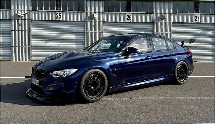 Blau Gebraucht 2017 BMW M3 Limousine | 95.000 € - Bild 1/4