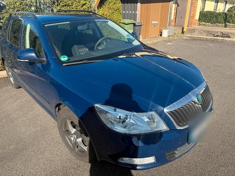 Gebraucht Skoda Octavia 152 PS (111 kW) 2012 Blau Kombi