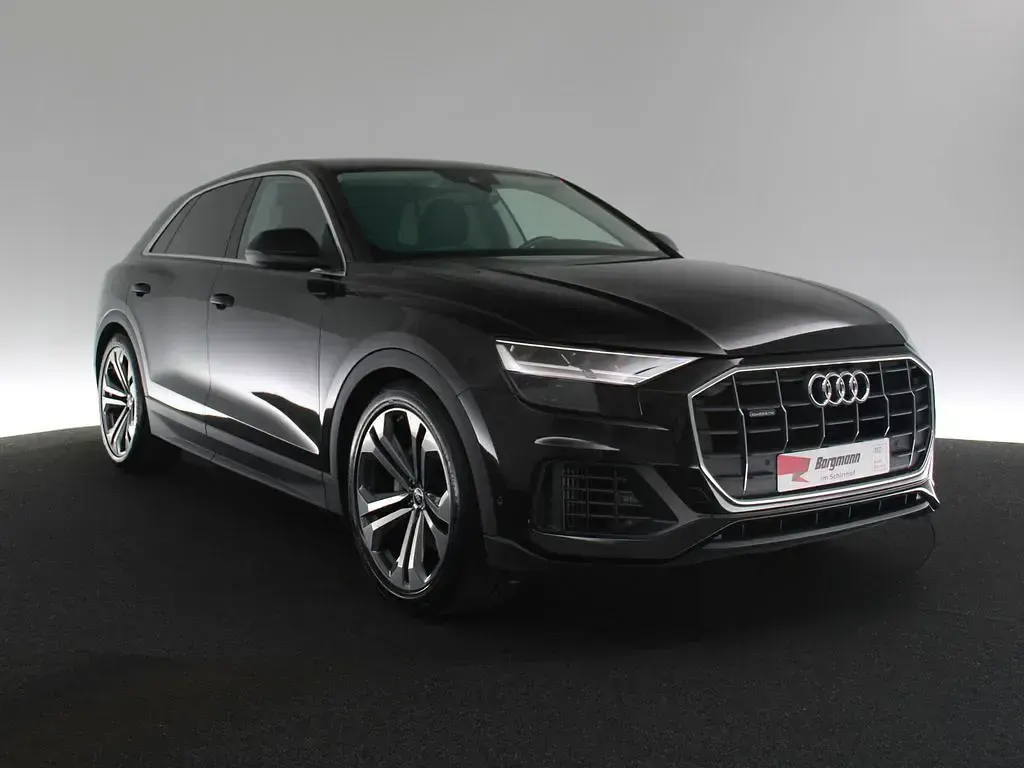 Gebraucht Audi Q8 Performance 340 PS (250 kW) 2023 Mythosschwarz metallic (metallic) SUV