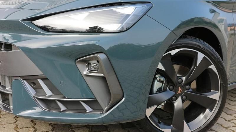 Neu Cupra Leon 150 PS (110 kW) 2025 Blau Kombi