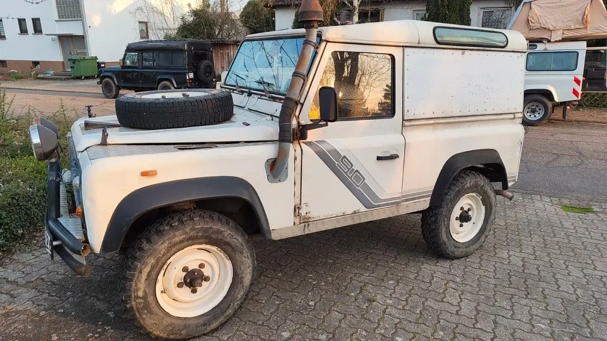 Gebraucht Land Rover Defender 86 PS (63 kW) 1989 Weiß SUV