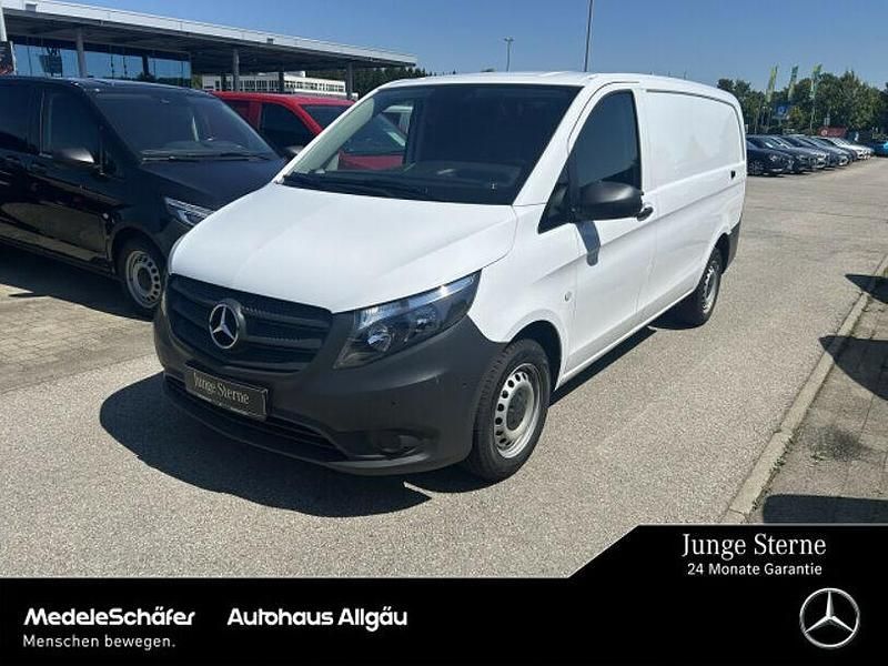 Weiss Gebraucht 2024 Mercedes Vito Van / Kleinbus | 33.142 € (Fairer Preis) - Bild 1/4